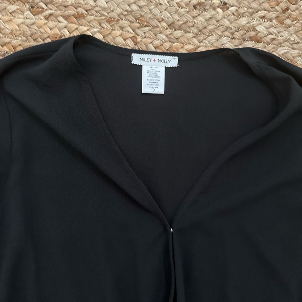 PLEATED RUFFLE SLEEVE BLOUSE - Picture 3 of 6